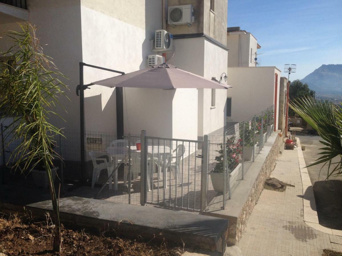 Casa Vacanza Nonna Sarina Custonaci Buitenkant foto